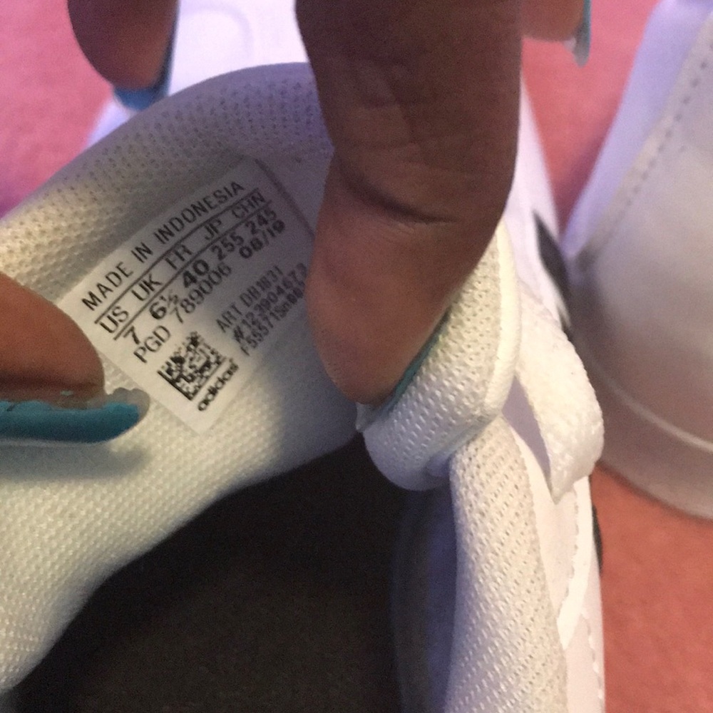 adidas - Picture 4 of 4